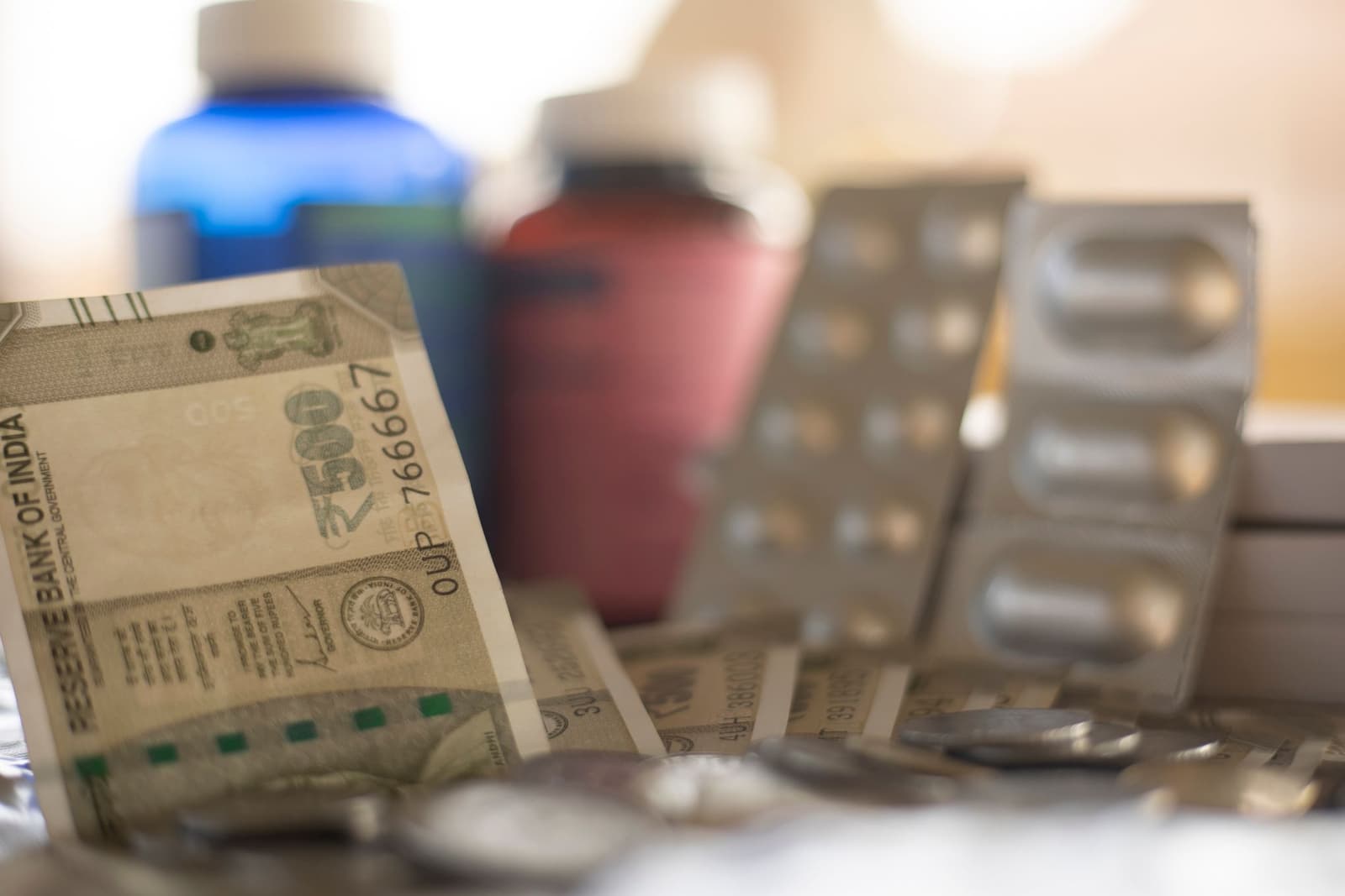 Cashless Claims in Health Insurance & How They Work - Blog banner featuring health insurance insights