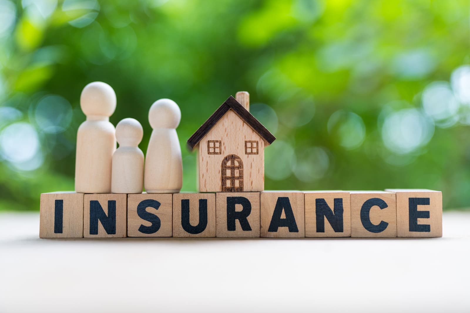 Health Insurance Online vs Offline: Which Is Best? - Blog banner featuring health insurance insights